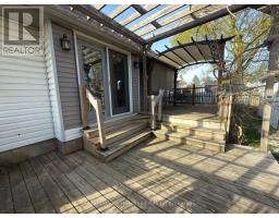 32 REGINA ROAD - 35