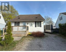 32 REGINA ROAD - 40