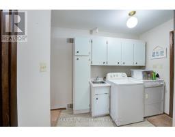 99 WOODSTOCK STREET N - 21