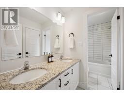 2 - 32 FAITH STREET - 25