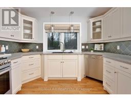 138 HURON ROAD - 36