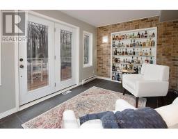 138 HURON ROAD - 8