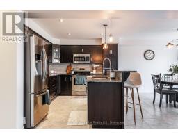 566 FORMAN AVENUE - 15
