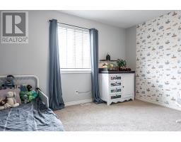 566 FORMAN AVENUE - 27