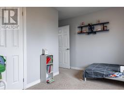 566 FORMAN AVENUE - 28