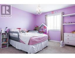 566 FORMAN AVENUE - 30
