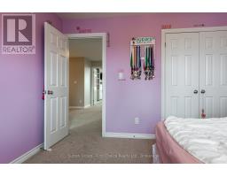 566 FORMAN AVENUE - 31