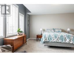 566 FORMAN AVENUE - 37