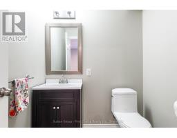 566 FORMAN AVENUE - 42