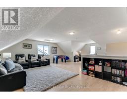 125 MARCY CRESCENT - 32