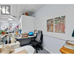 378 MAIN STREET S - 12