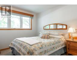 28 BURRITT STREET - 12