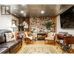 28 BURRITT STREET - 18