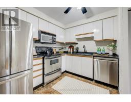 UNIT 9 - 331 NORTHLAKE DRIVE - 8