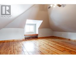 211 DOUGLAS STREET - 38