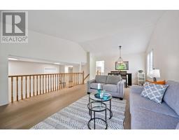 44 GREENWICH DRIVE - 9