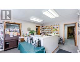 405 QUEEN ST - 17