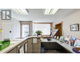 405 QUEEN ST - 19