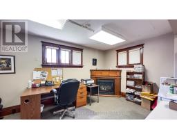 405 QUEEN ST - 36