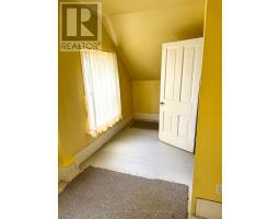 600 FISHLEIGH STREET - 11