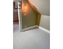 600 FISHLEIGH STREET - 13