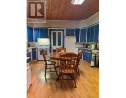 600 FISHLEIGH STREET - 4