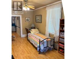 600 FISHLEIGH STREET - 6