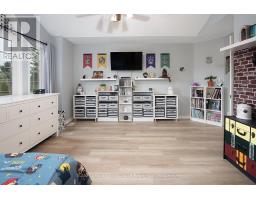 35 HYDE ROAD - 17