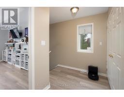 35 HYDE ROAD - 23