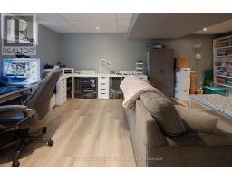 35 HYDE ROAD - 26