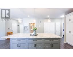 59 LOUISA STREET - 26