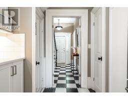 188 WELLINGTON STREET - 21