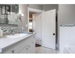 188 WELLINGTON STREET - 32