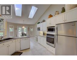 10 OAKWOOD COURT - 14