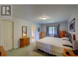 10 OAKWOOD COURT - 21