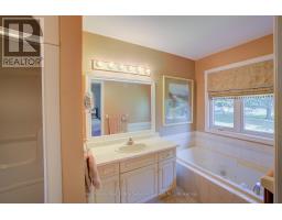 10 OAKWOOD COURT - 22