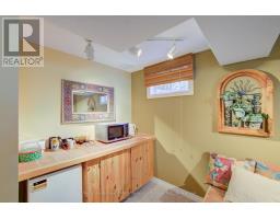 10 OAKWOOD COURT - 26