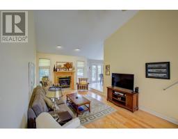 10 OAKWOOD COURT - 5
