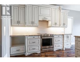 670 FORMAN AVENUE - 8