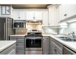 47 GREGORY CRESCENT - 13