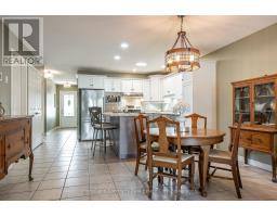 47 GREGORY CRESCENT - 23