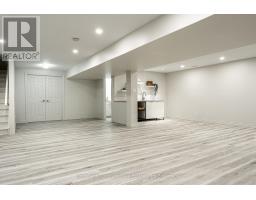 47 GREGORY CRESCENT - 32