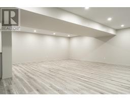 47 GREGORY CRESCENT - 34