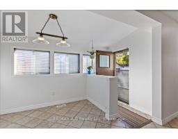 853 QUEENS AVENUE - 16