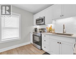 194 DUNDAS STREET N - 14