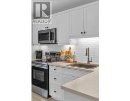 194 DUNDAS STREET N - 15