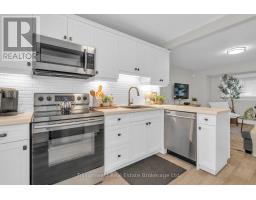 194 DUNDAS STREET N - 16