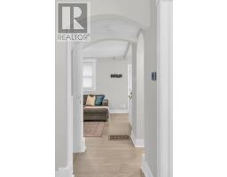 194 DUNDAS STREET N - 8