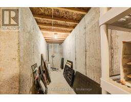 48 WELLINGTON STREET - 40