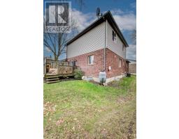 48 WELLINGTON STREET - 44